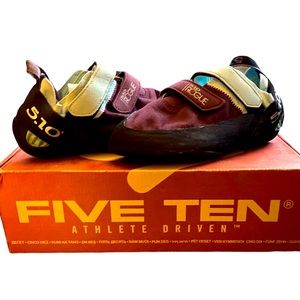 Women climbing shoes